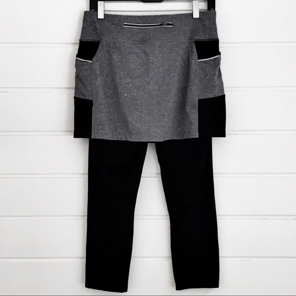 Athleta Be Free 2 in 1 Skirted Capri Leggings - Picture 2 of 9